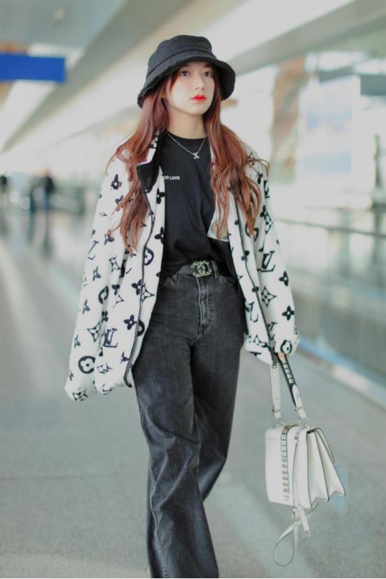 程潇皮衣穿搭,程潇同款甜酷风穿搭教程