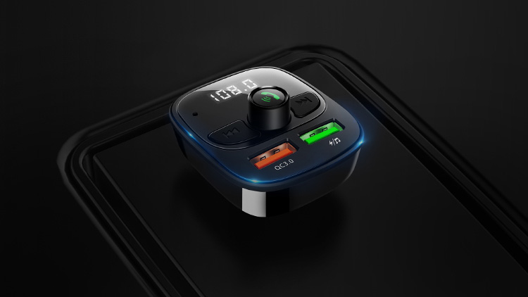 想在低配车内蹦迪？改造车机还不如装个接收器，也就一顿饭钱