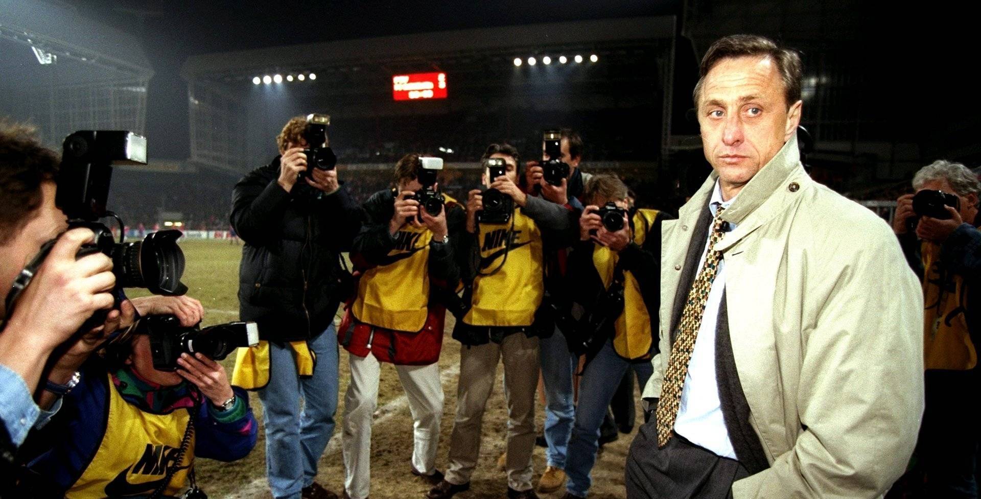 贺炜谈克鲁伊夫全攻全守,足球过人克鲁伊夫