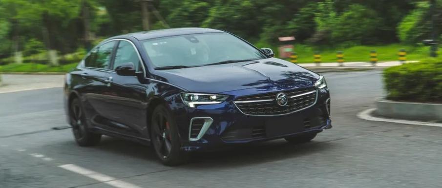 2021款别克君威gs试驾,2017款别克君威gs尊贵皇室蓝试驾