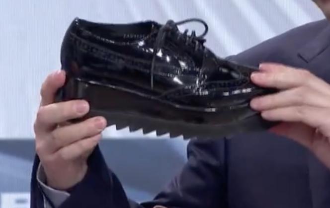 怎样选一款适合自己脚型的鞋,适合大脚骨穿的鞋测评