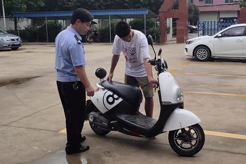 交通法规定哪些电动车不需要上牌,2019年前的电动车就不可以上牌吗