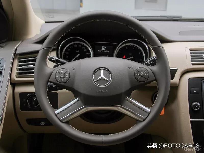 2017款奔驰r320豪华型测评,奔驰r320商务臻藏版2017评测