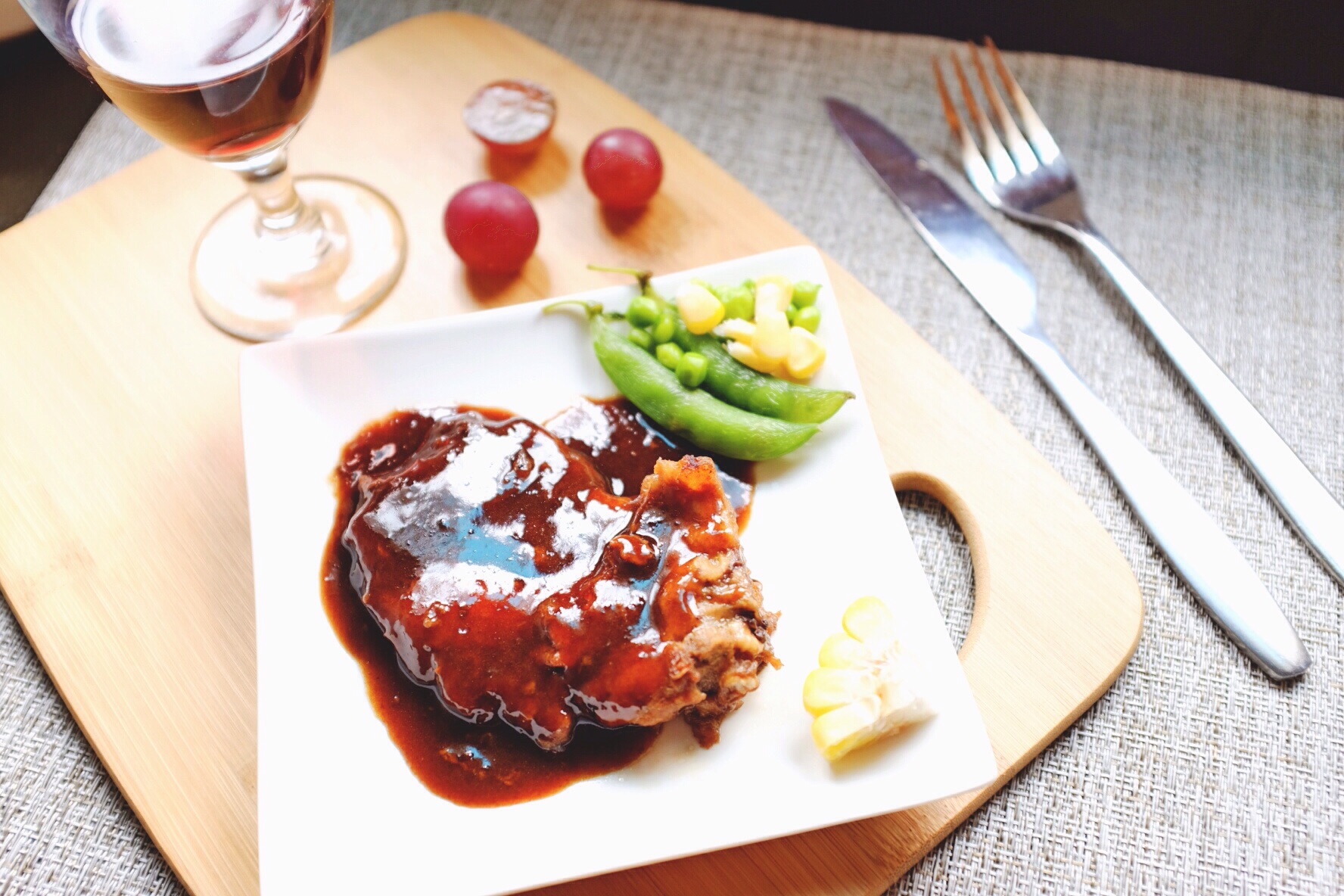 猪大排这样做嫩而不柴，酱香味浓郁，百吃不厌