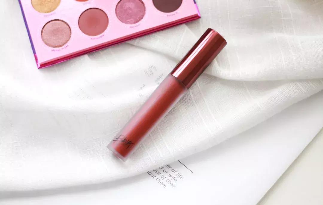 黄皮看过来开价口红试色,黄皮入手豆沙色