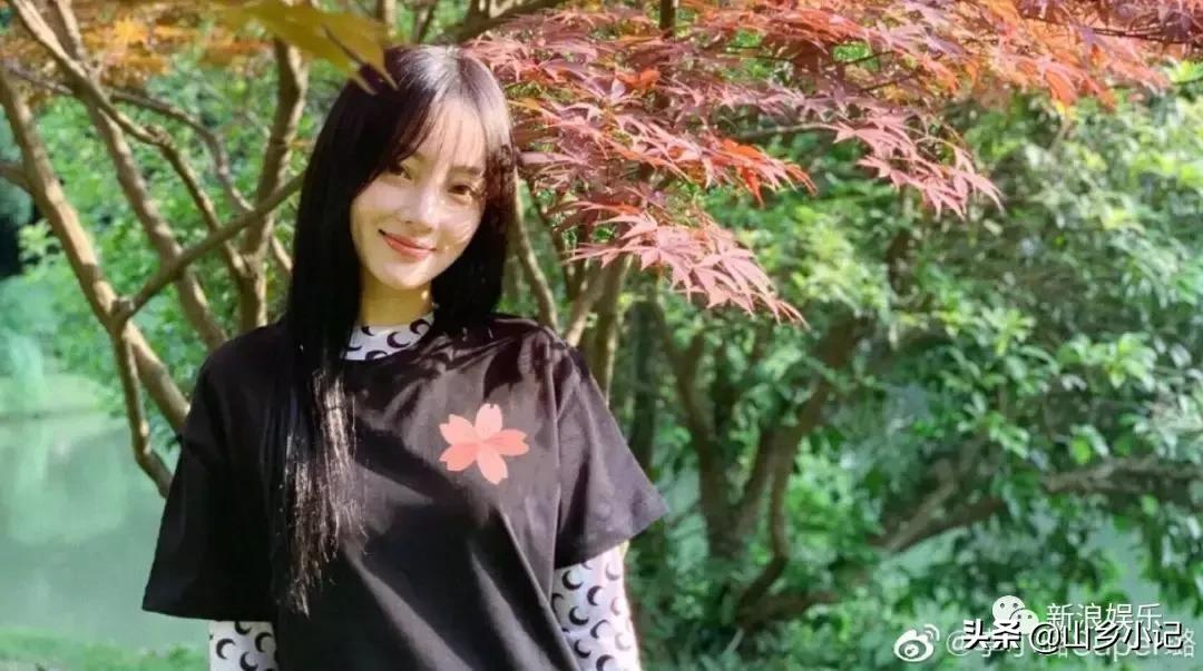 吴昕一次穿三件衣服,吴昕卖60元的礼物