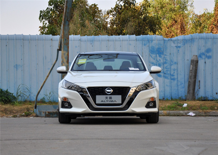 日产新天籁2.0L后排空间,日产新天籁后排