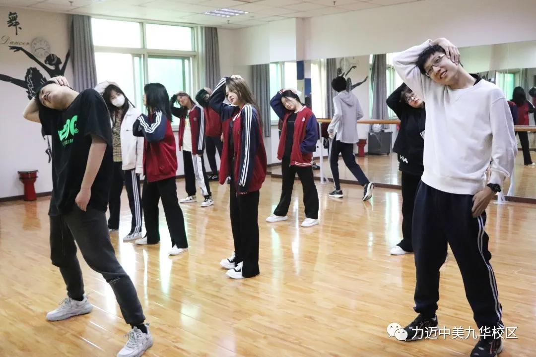 美国高中学校社团活动,美国高中生社团活动