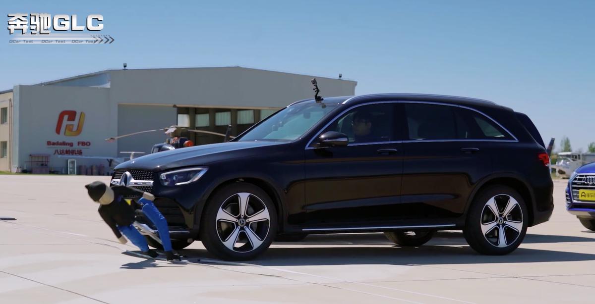 将奔驰、宝马、奥迪放在一起比主动刹车，结果差距也太大了