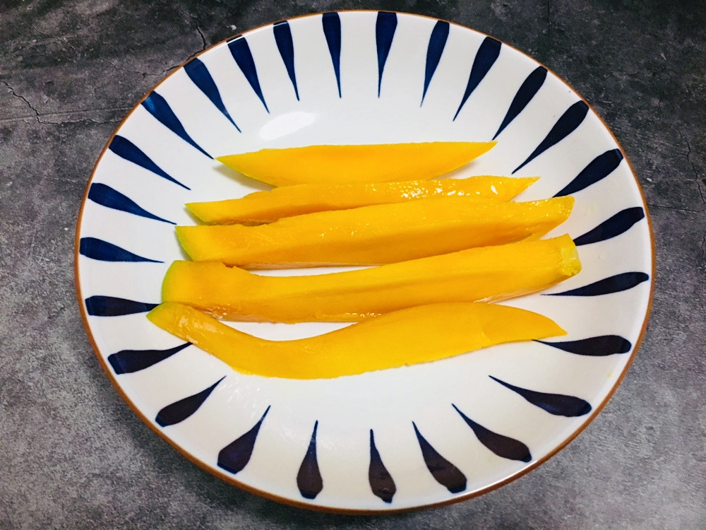 芒果最简单的切法是什么,怎样切芒果才是最正确的切法