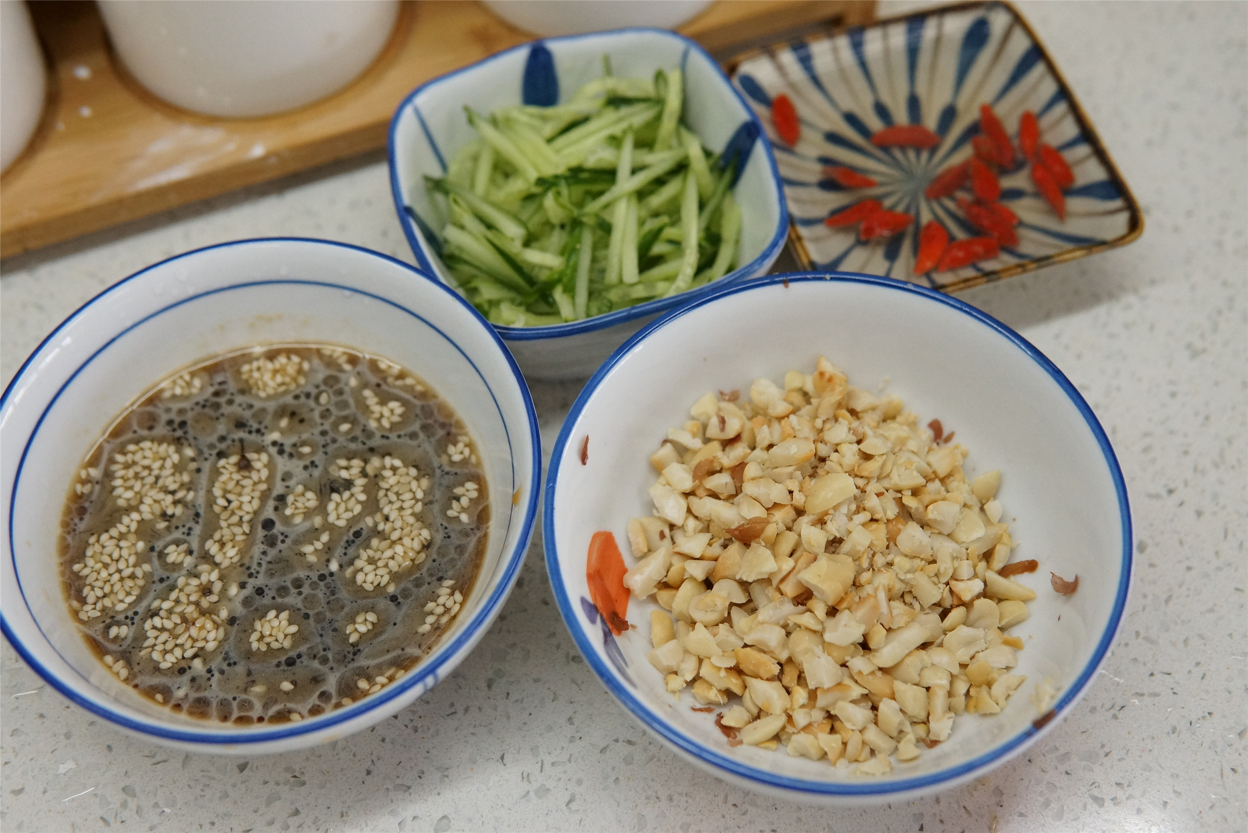 豌豆淀粉做漏鱼的方法,用淀粉怎么做漏鱼