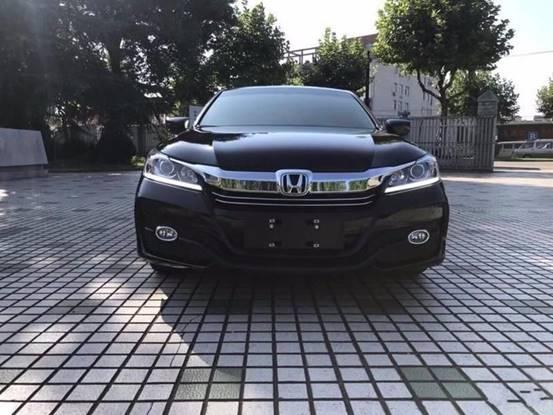 男子花17万买二手车,雅阁2022款乞丐版