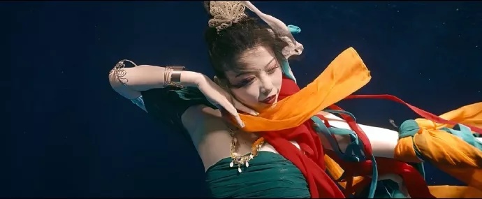 何灏浩洛神水下舞完整版,洛神赋何灏浩的采访