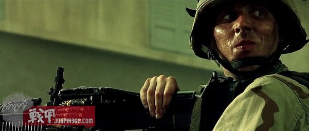 美国黑鹰战机坠落视频,十部顶级战争大片黑鹰坠落