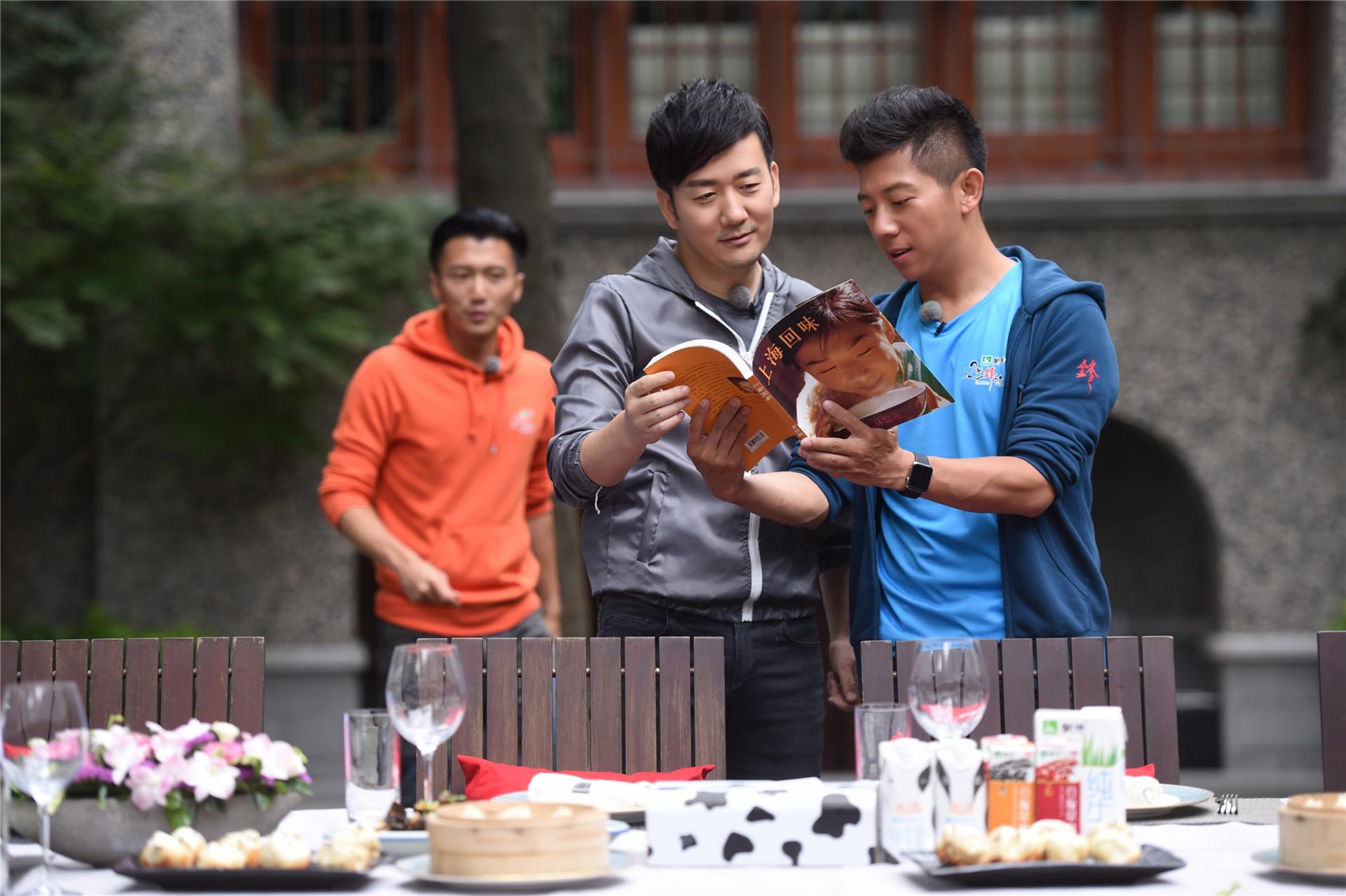 筷子兄弟肖央和王太利谁更火,筷子兄弟肖央王太利现状