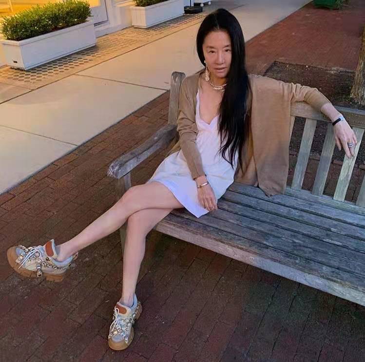 72岁婚纱女王王薇薇生日照曝光,婚纱女王王薇薇72岁素颜照