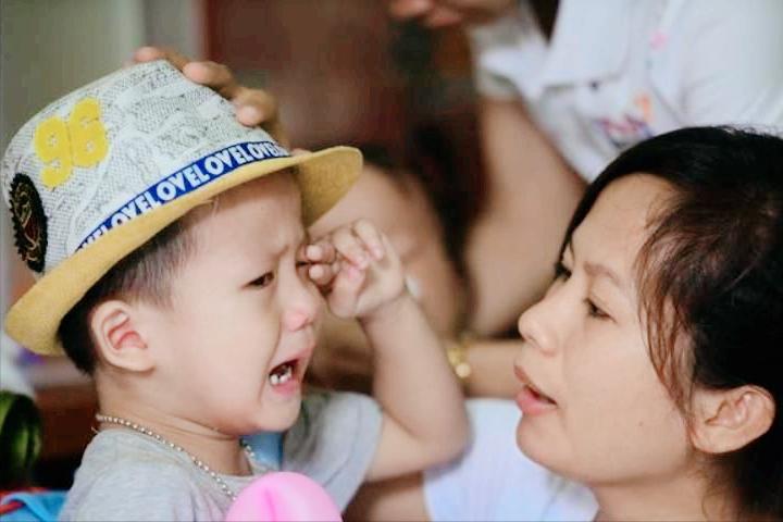 可怕的两岁该怎么教育,两岁半小孩教育引导方法正面管教