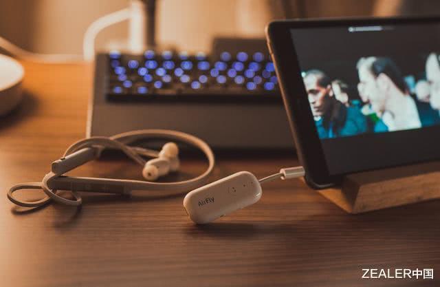 飞行达人的旅行伴侣：苹果*用御**AirFly蓝牙适配器