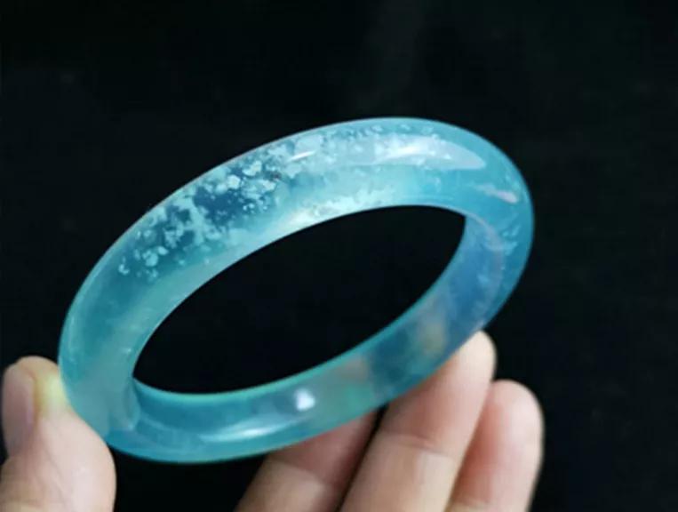 什么玉镯好养又养人,适合女生戴养人的玉镯