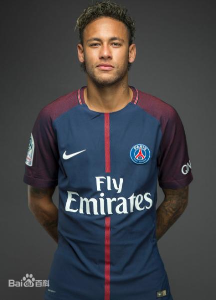 交往四任同性男友，改换大龄女友却是为了人家的明星儿子？