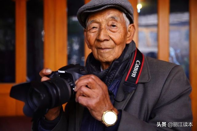 这个为丽江留下经典影像的“80后”纳若，居然上过战场剿过匪