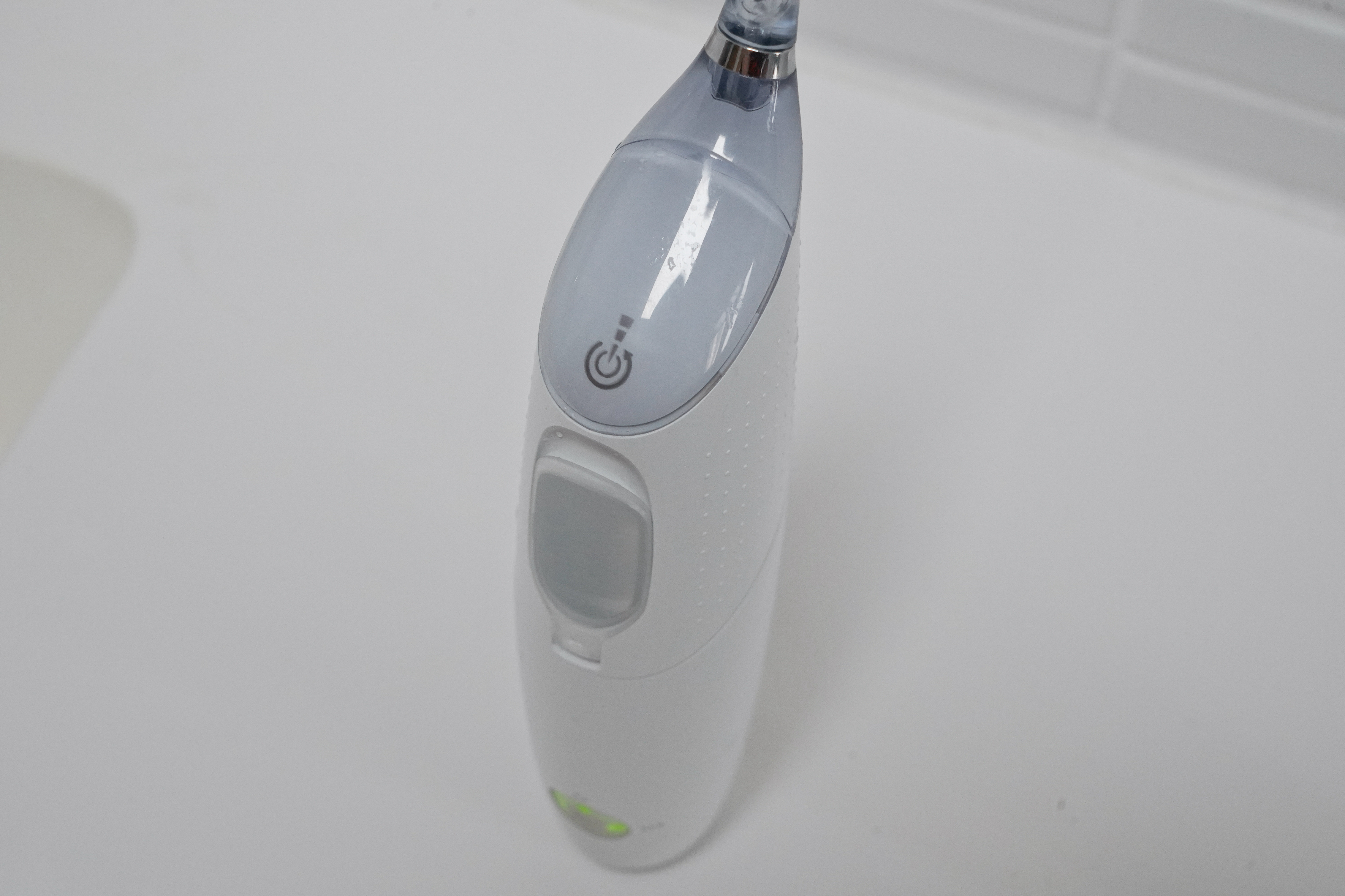 有了电动牙刷还要买便携冲牙器？洁碧、飞利浦，Oclean对比