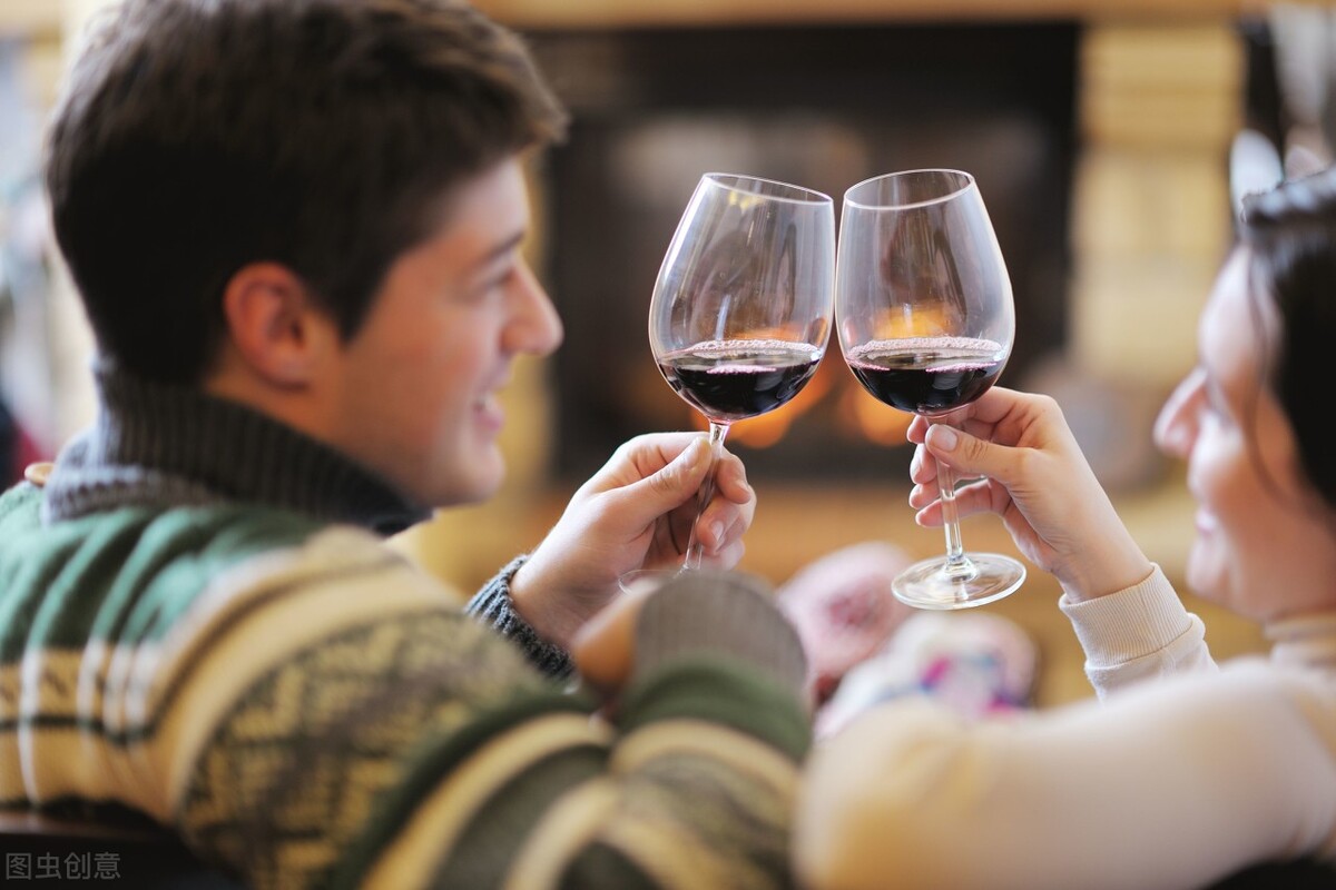 长期喝酒出现身体症状有哪些,喝酒的人戒酒后肝脏会慢慢好转吗