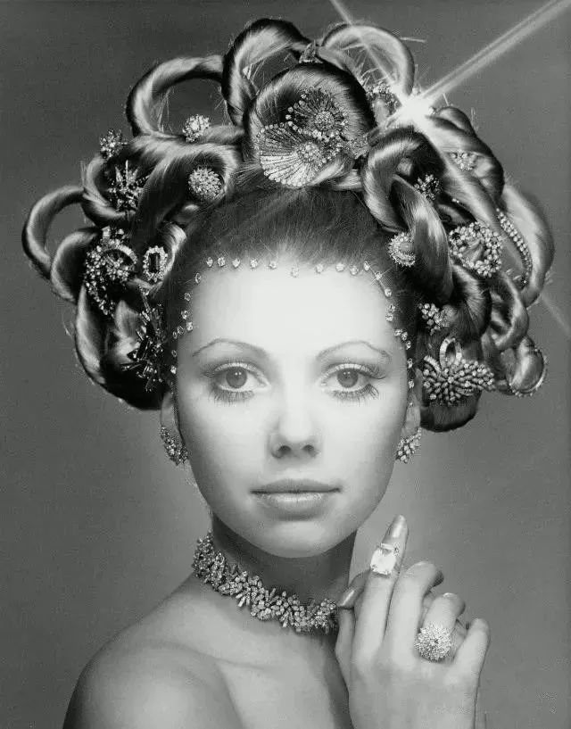 珠宝首饰完美搭配效果更加好,珠宝首饰有哪些设计风格