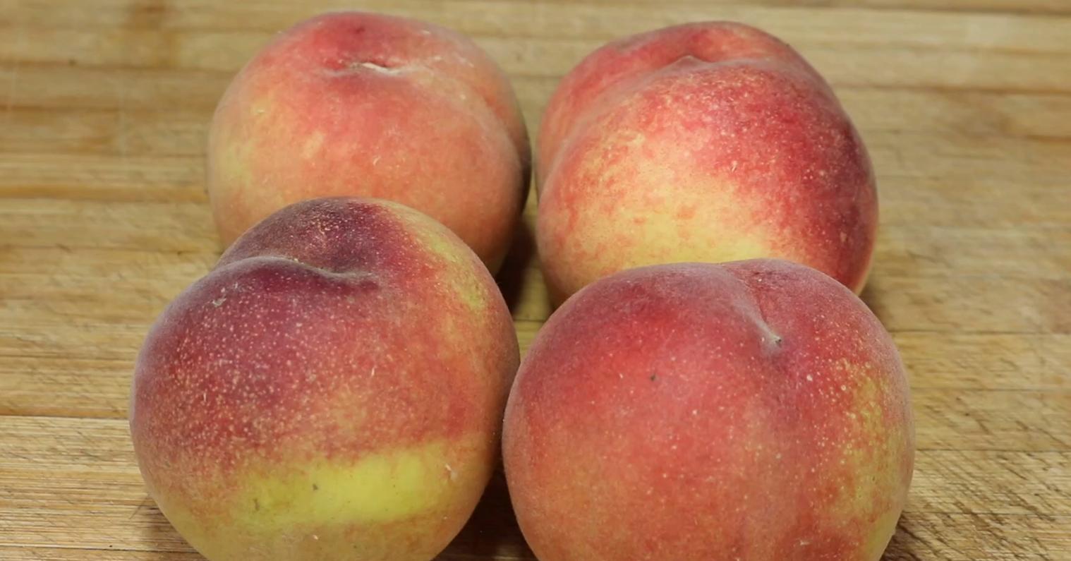 买桃子该怎么挑选呢,桃子怎么辨别甜酸