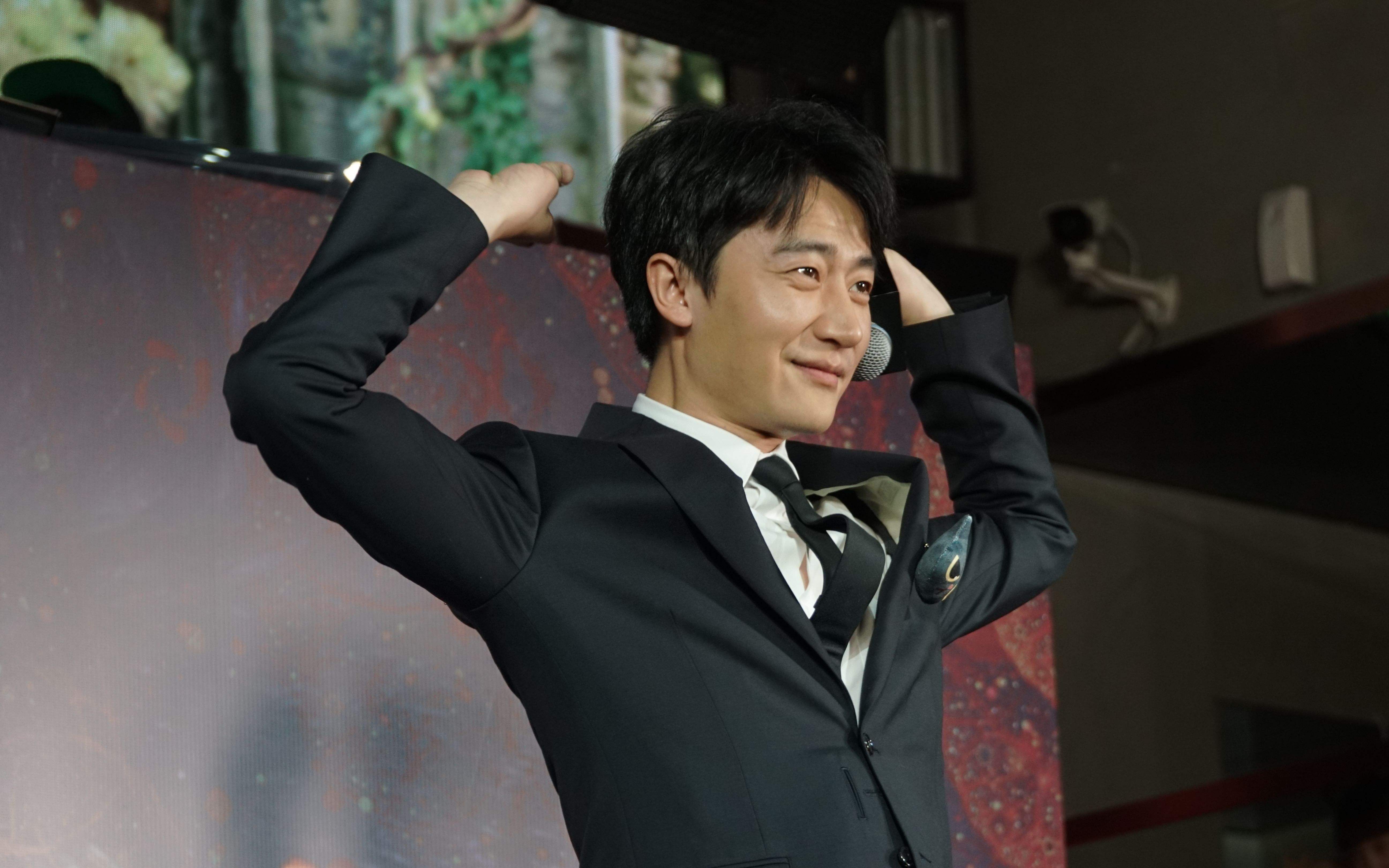 黄轩谈父母婚姻失败,黄轩小时候经历了家庭变故