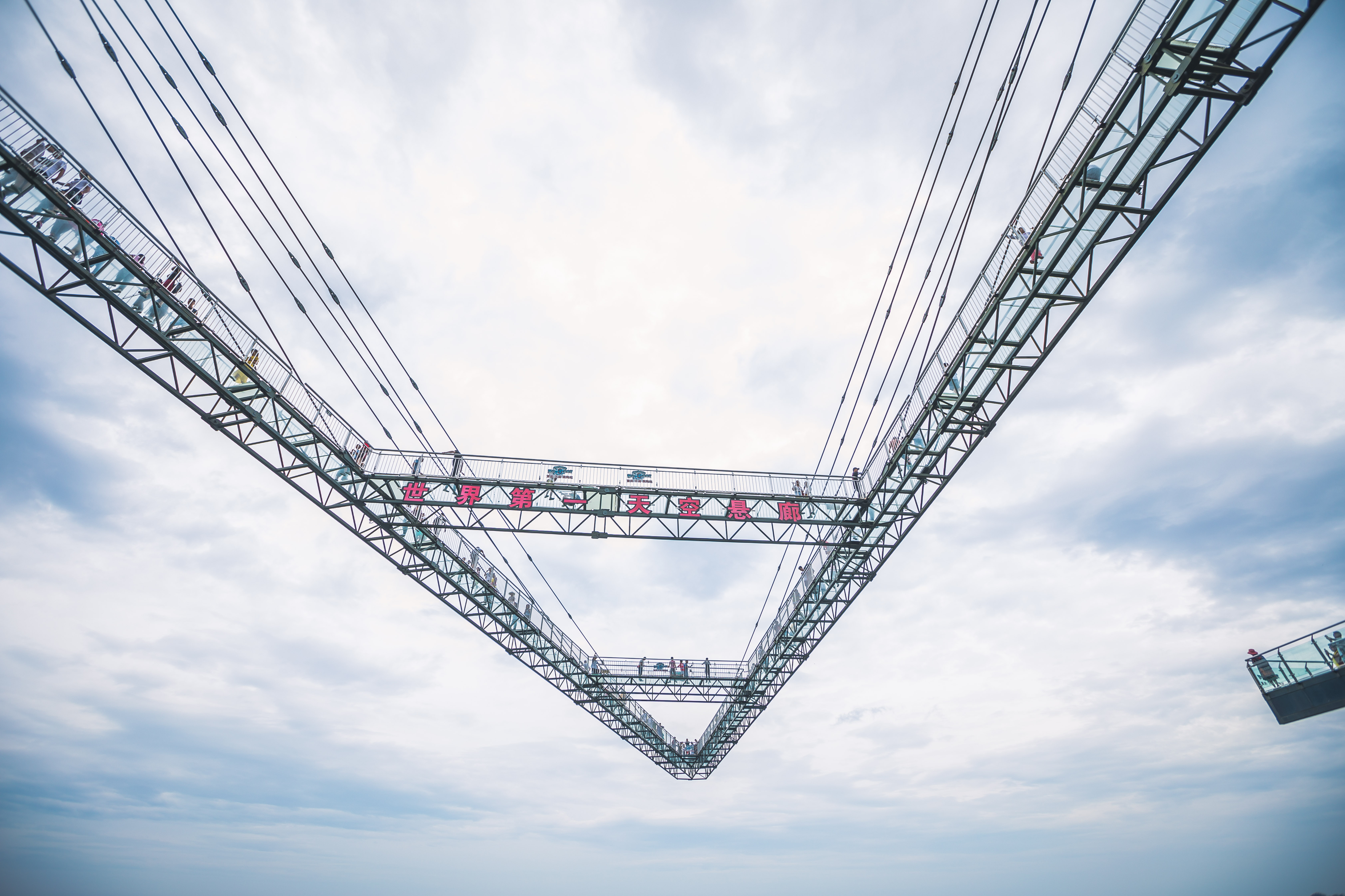 第一次去重庆奥陶纪应该怎样玩？真如抖音上那么刺激？亲自试试吧