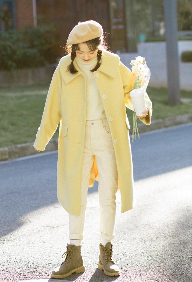 马丁靴加豆腐裤,小脚裤马丁靴穿搭