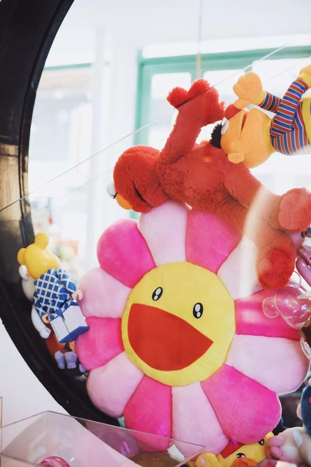 岭南天地的「不务正业」咖啡店，专出“渣男渣女”