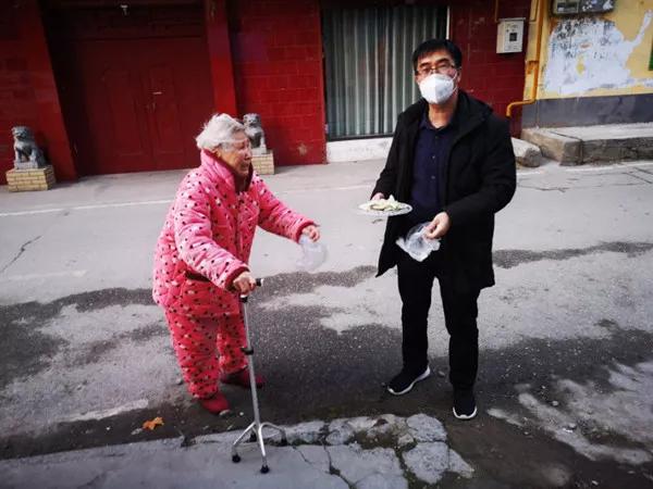 这场战役中最让你感动的人和事,这场战疫中感动的人和事观后感