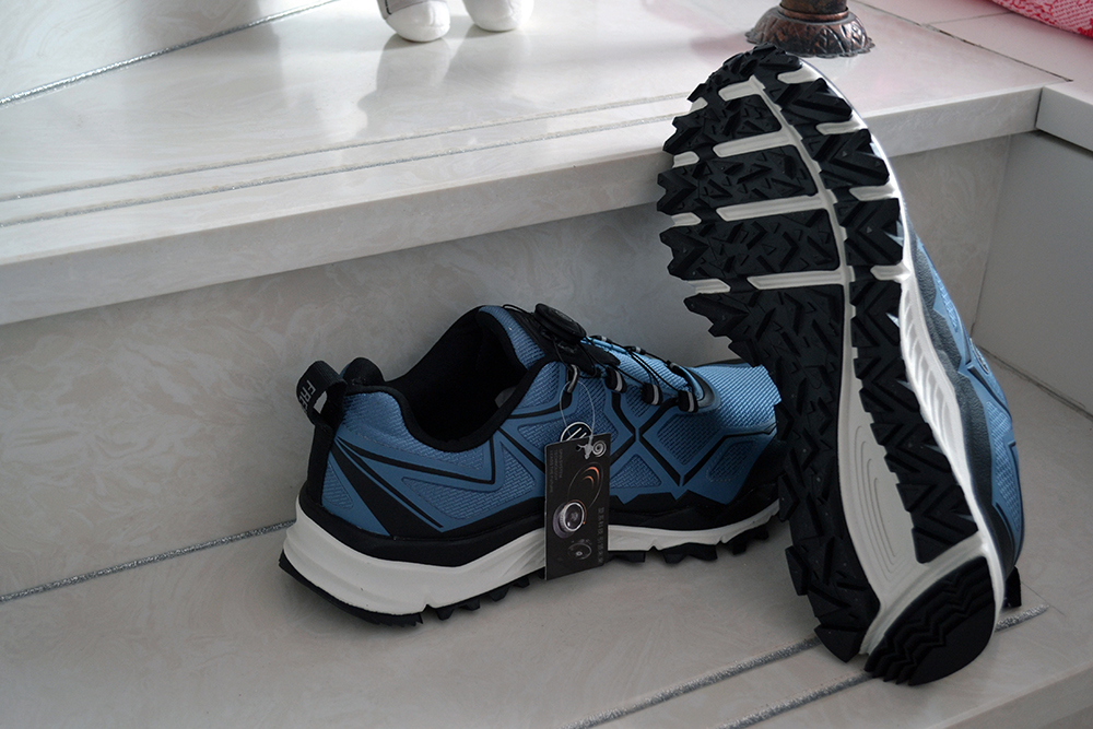 带鞋带旋钮系统的跑鞋,旋钮系鞋带跑鞋推荐