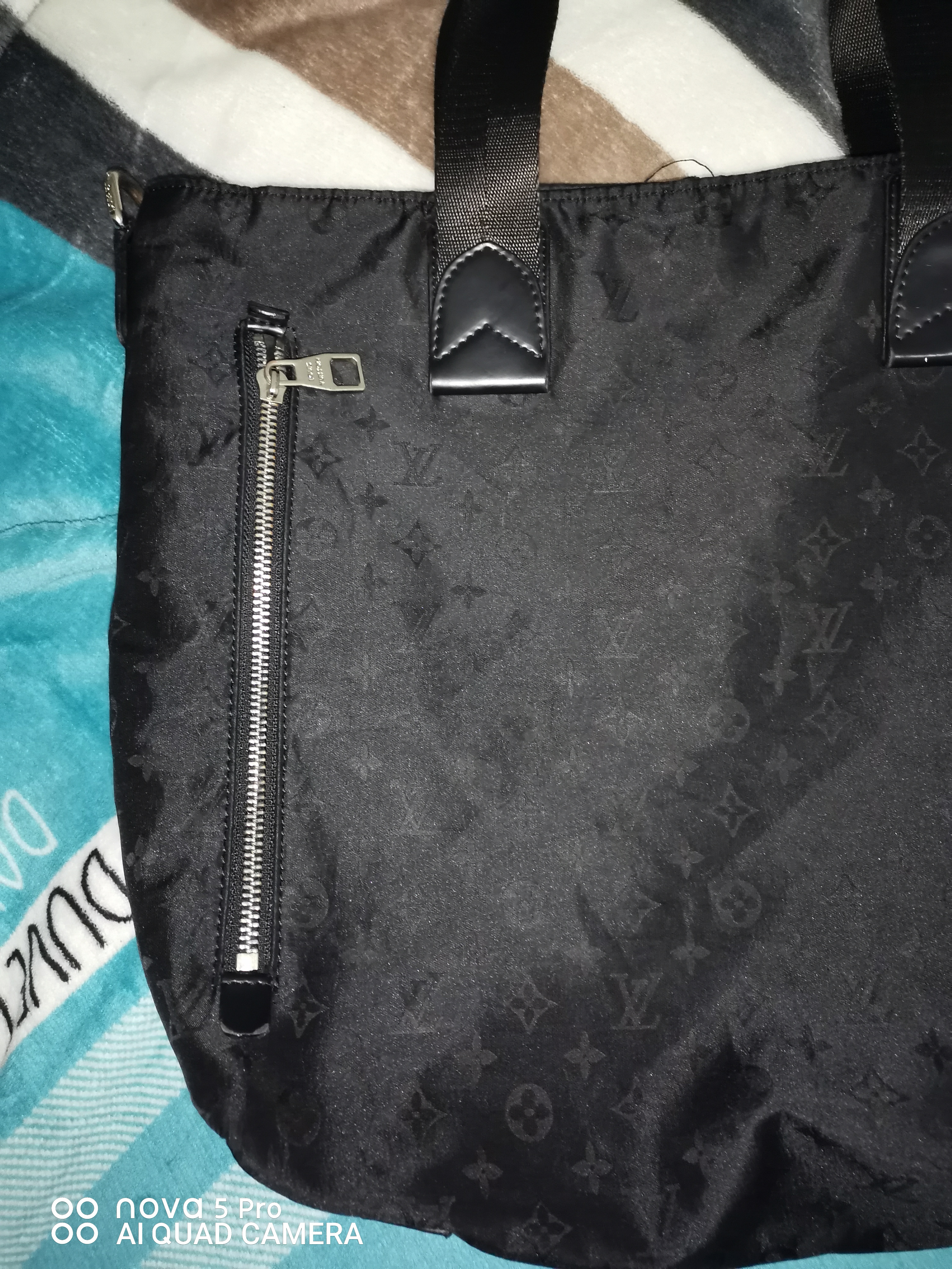 求大神帮忙鉴定一下是正品吗,求大神帮忙鉴定一下真假