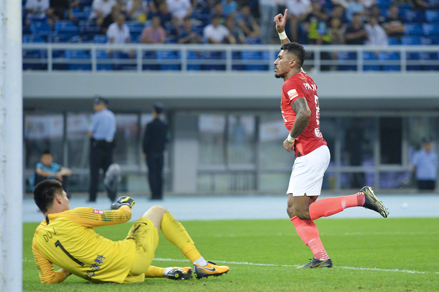 一地鸡毛高拉特,现场直播中超恒大对泰达