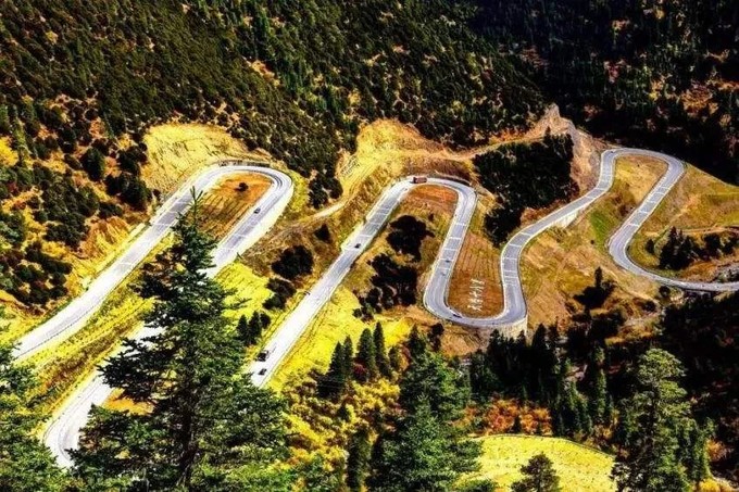 国庆自驾游川西路线推荐稻城亚丁,2022年7月理塘到稻城亚丁沿途风景