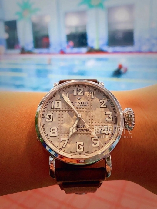 网友晒上千万的手表,网友晒1300手表