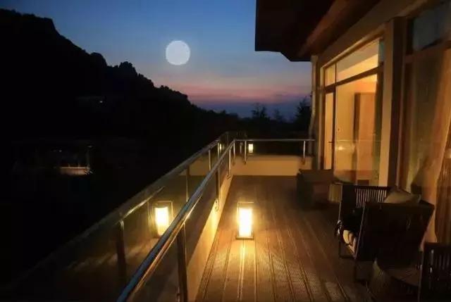 白石山山顶尚云间酒店多少钱,白石山风景区尚云间酒店电话