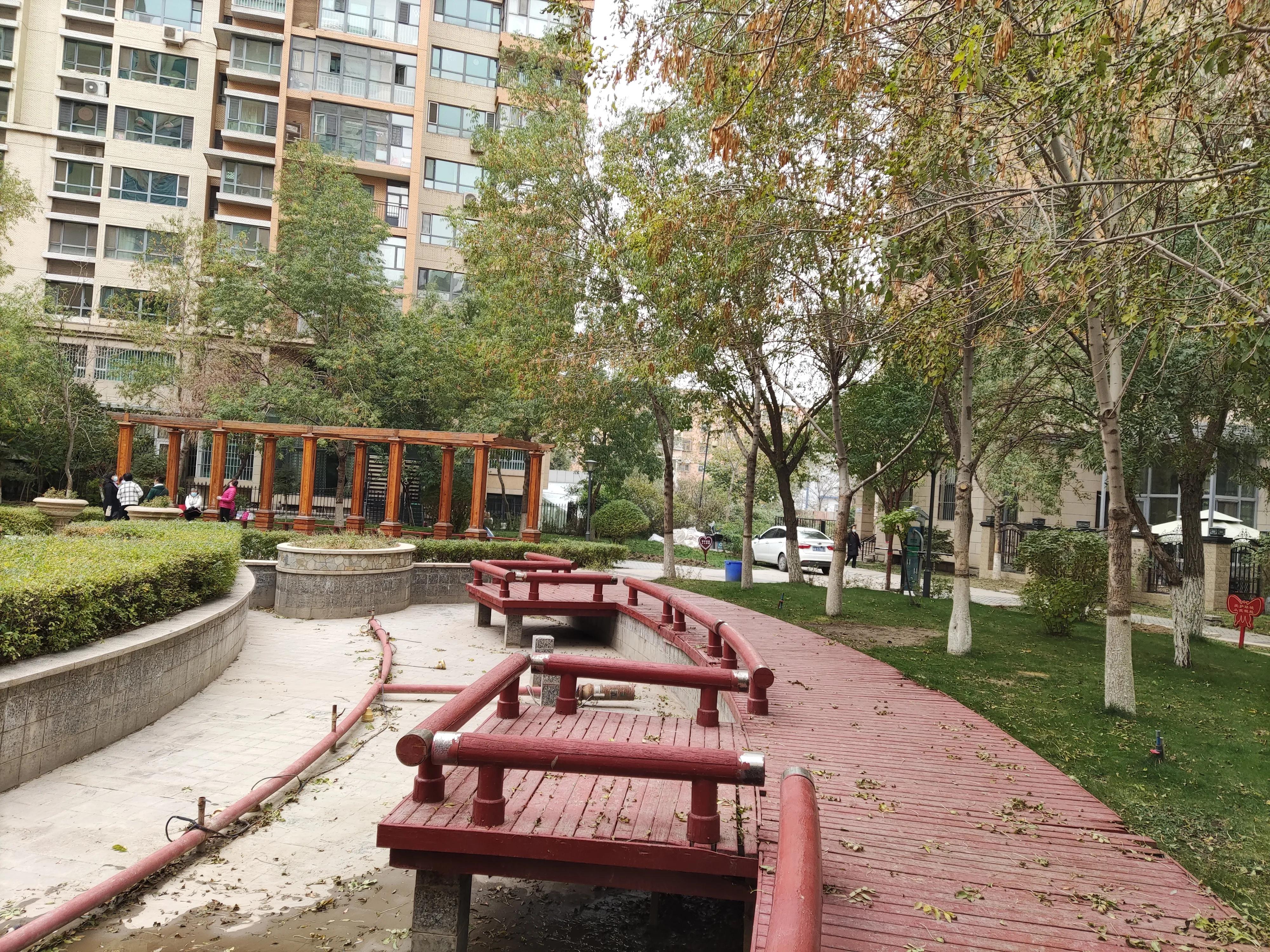 乌鲁木齐市南湖绿化广场附近小区,乌鲁木齐绿化最好的公园