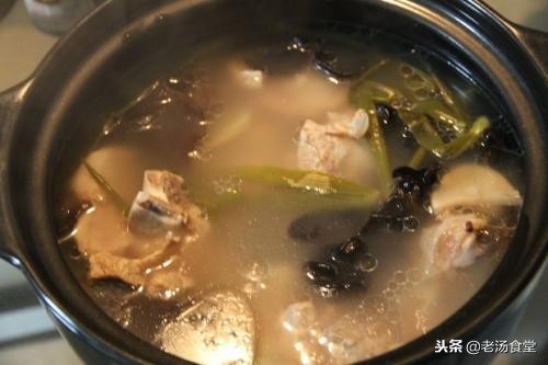 煲汤用什么电压锅煲的比较好吃,煲汤用高压锅好还是砂锅煲好呢