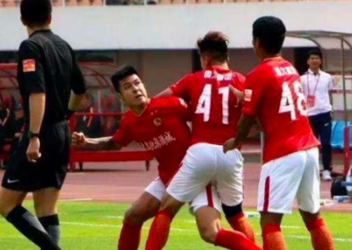 看看这对比，中国天才组团酗酒，德国妖星开创57年新记录