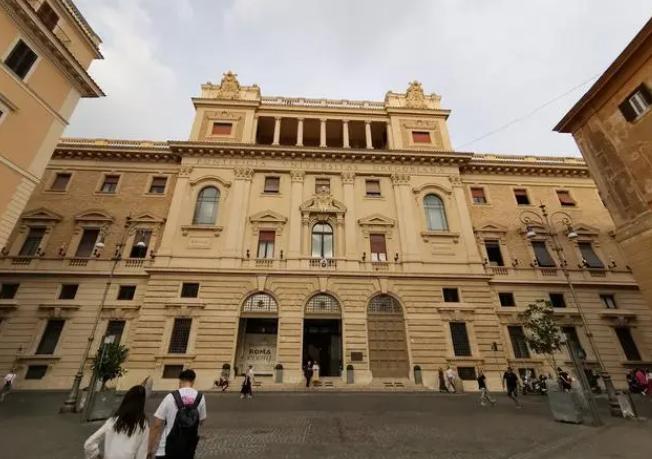 梵蒂冈0.44平方公里,梵蒂冈0.44平方公里相当于多大