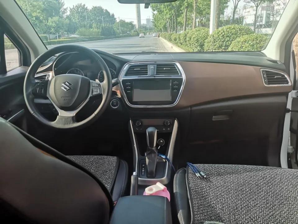 铃木骁途的优点与缺点,铃木骁途1.4四驱二手车多少钱17年