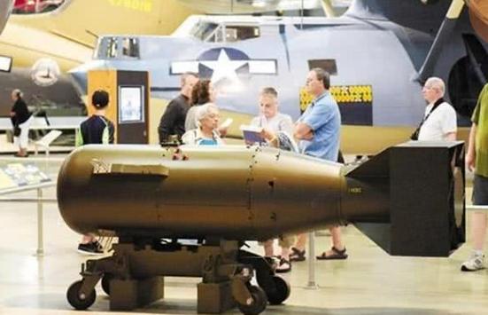 广岛被原子弹轰炸75年后的样子,炮弹炸过的房子为什么只剩框架