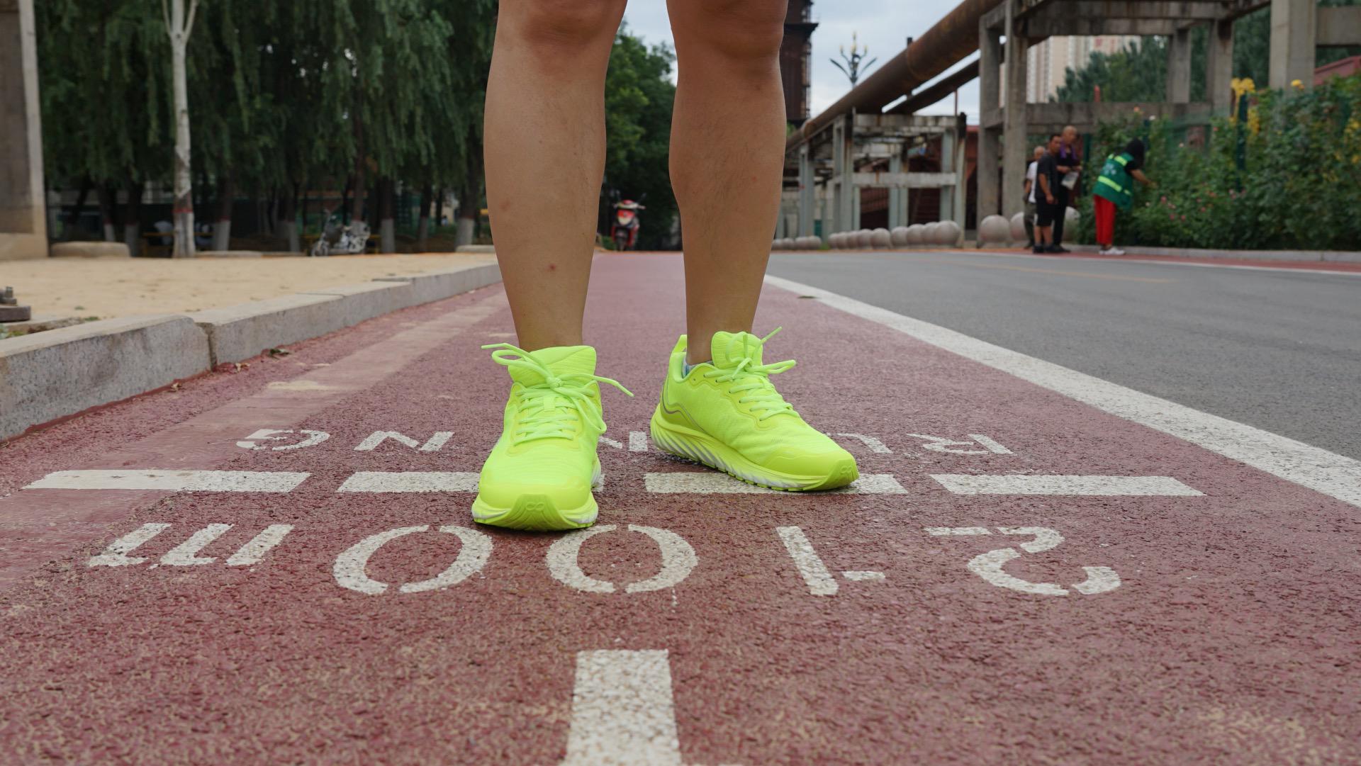 咕咚10k悦弹跑鞋适合中考吗,咕咚24k跑鞋