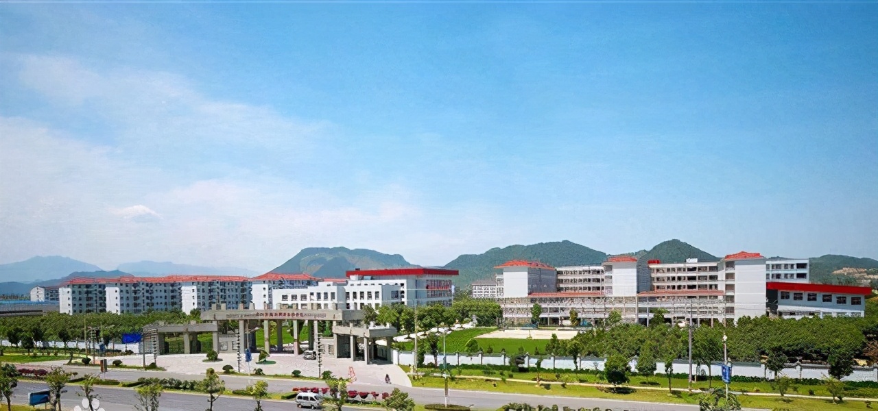 浙江十大私立高中学费排名,浙江私立高中学费低的