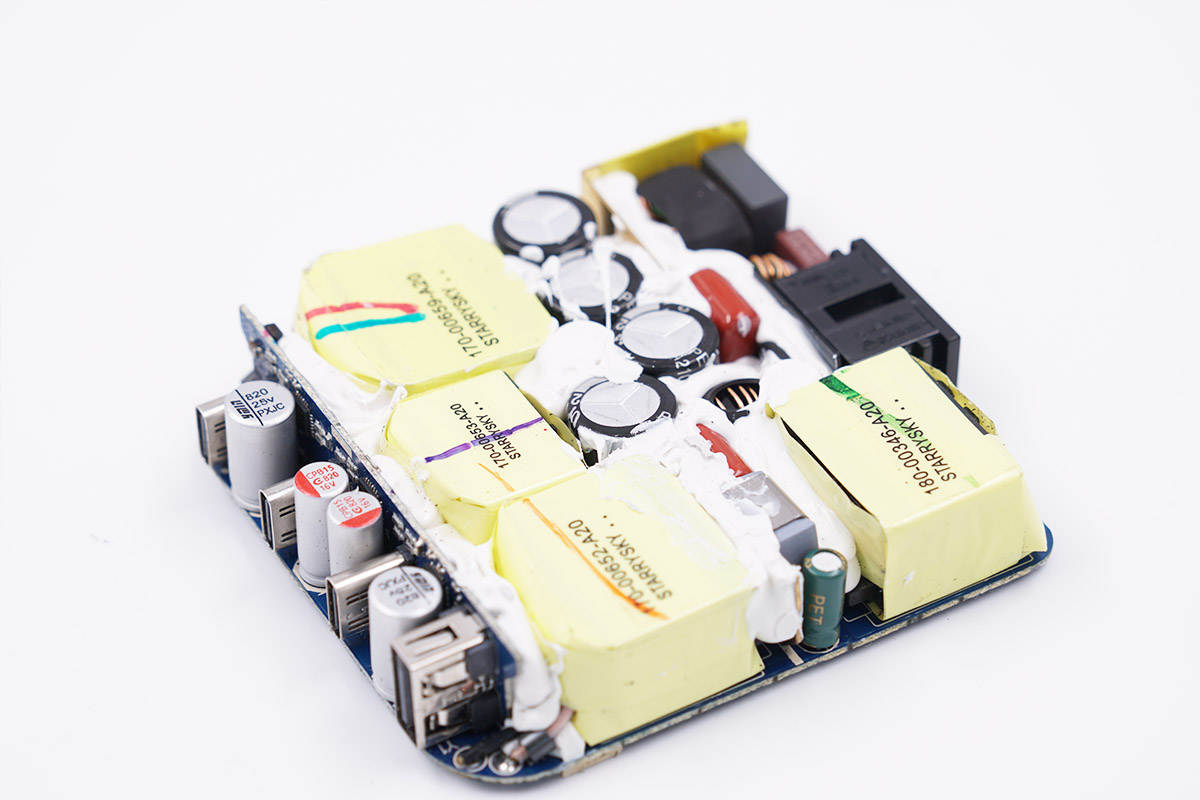 绿联45w双口快充拆解,绿联20瓦双口快充拆解