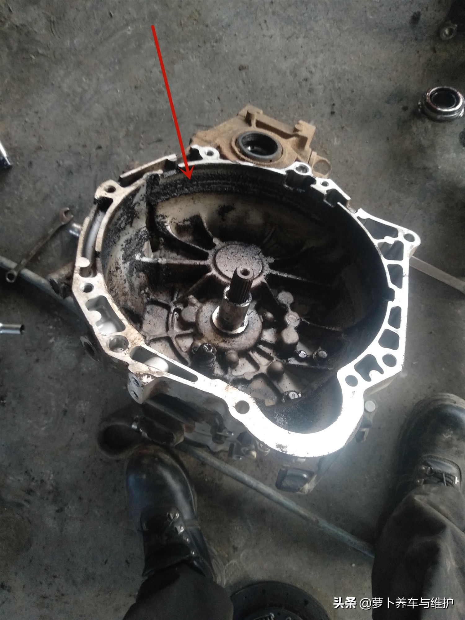 起亚k4行驶中加速嘎嘎响然后不响,起亚k2过路面嘎吱响